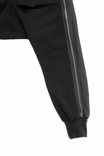 画像をギャラリービューアに読み込む, A.F ARTEFACT SIDE ZIP SARROUEL TRACK PANTS (BLACK)