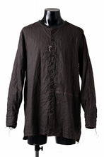 画像をギャラリービューアに読み込む, KLASICA "SH-044" SPLIT RAGLAN COLLAR LESS SHIRTS / BENGARA & SUMI COATED LINEN (BENGARA)
