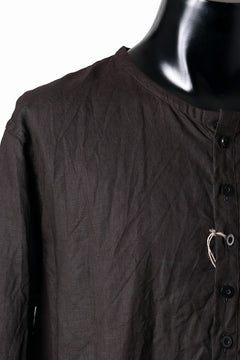 画像をギャラリービューアに読み込む, KLASICA "SH-044" SPLIT RAGLAN COLLAR LESS SHIRTS / BENGARA & SUMI COATED LINEN (BENGARA)