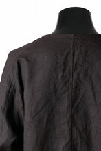 画像をギャラリービューアに読み込む, KLASICA "SH-044" SPLIT RAGLAN COLLAR LESS SHIRTS / BENGARA & SUMI COATED LINEN (BENGARA)