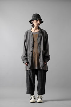 Load image into Gallery viewer, CAPERTICA PEGTOP EASY PANTS / DARK MELANGE CHECK FLANNEL (CHARCOAL)