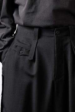 画像をギャラリービューアに読み込む, Y's for men WITH DECORATIVE CLOTH TAPERED PANTS / WRINKLE WOOL GABARDINE (BLACK)