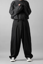 画像をギャラリービューアに読み込む, Y's for men WITH DECORATIVE CLOTH TAPERED PANTS / WRINKLE WOOL GABARDINE (BLACK)