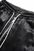 画像をギャラリービューアに読み込む, A.F ARTEFACT SATIN LOWCROTCH MILITARY WIDE SHORTS (BLACK)