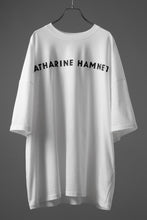 画像をギャラリービューアに読み込む, KATHARINE HAMNETT OVER SIZED FRONT LOGO TEE (WHITE)