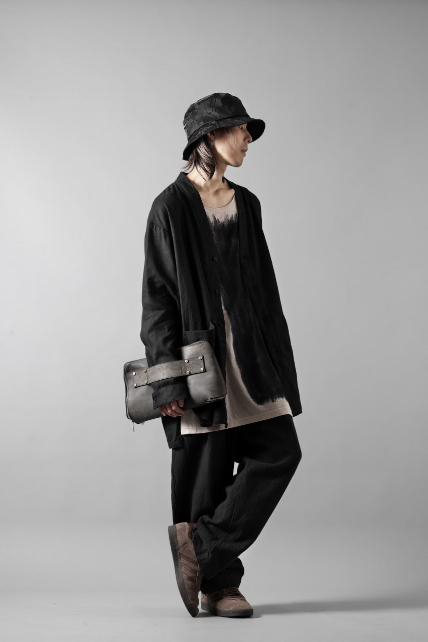 Load image into Gallery viewer, COLINA CARDIGAN SHIRT / SILK & LINEN GABARDINE (BLACK)