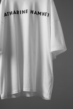 画像をギャラリービューアに読み込む, KATHARINE HAMNETT OVER SIZED FRONT LOGO TEE (WHITE)