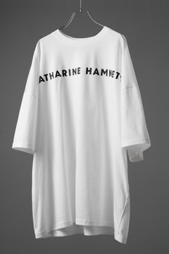 画像をギャラリービューアに読み込む, KATHARINE HAMNETT OVER SIZED FRONT LOGO TEE (WHITE)