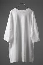 画像をギャラリービューアに読み込む, KATHARINE HAMNETT OVER SIZED FRONT LOGO TEE (WHITE)