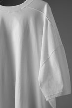 画像をギャラリービューアに読み込む, KATHARINE HAMNETT OVER SIZED FRONT LOGO TEE (WHITE)