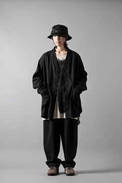 Load image into Gallery viewer, COLINA CARDIGAN SHIRT / SILK & LINEN GABARDINE (BLACK)