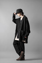 Load image into Gallery viewer, COLINA CARDIGAN SHIRT / SILK & LINEN GABARDINE (BLACK)