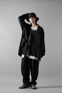 Load image into Gallery viewer, COLINA CARDIGAN SHIRT / SILK & LINEN GABARDINE (BLACK)