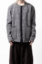 Load image into Gallery viewer, KLASICA BLACK CAT CREW NECK CARDIGAN / GRAINY PRINT BACK SIDE FLEECE (GREIGE)