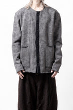 Load image into Gallery viewer, KLASICA BLACK CAT CREW NECK CARDIGAN / GRAINY PRINT BACK SIDE FLEECE (GREIGE)