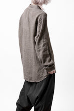 Load image into Gallery viewer, daub DYEING PLAIN SHIRT / ORGANIC LINEN (BROWN)