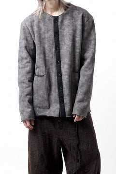 Load image into Gallery viewer, KLASICA BLACK CAT CREW NECK CARDIGAN / GRAINY PRINT BACK SIDE FLEECE (GREIGE)