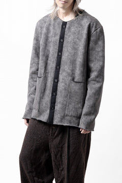 Load image into Gallery viewer, KLASICA BLACK CAT CREW NECK CARDIGAN / GRAINY PRINT BACK SIDE FLEECE (GREIGE)