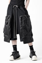 画像をギャラリービューアに読み込む, A.F ARTEFACT COMBINED DROPCROTCH CARGO SHORTS (BLACK)