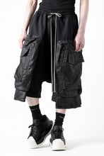 画像をギャラリービューアに読み込む, A.F ARTEFACT COMBINED DROPCROTCH CARGO SHORTS (BLACK)