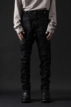 画像をギャラリービューアに読み込む, masnada BAGGY SCARRED STRETCH JEANS (SMEARED BLACK)