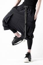 画像をギャラリービューアに読み込む, A.F ARTEFACT SARROUEL CARGO SHORTS / TECH-SMOOTH (BLACK)