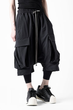 画像をギャラリービューアに読み込む, A.F ARTEFACT SARROUEL CARGO SHORTS / TECH-SMOOTH (BLACK)