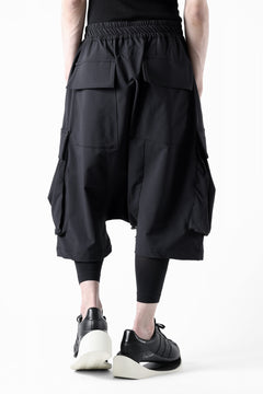 画像をギャラリービューアに読み込む, A.F ARTEFACT SARROUEL CARGO SHORTS / TECH-SMOOTH (BLACK)