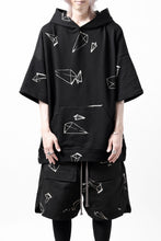 画像をギャラリービューアに読み込む, A.F ARTEFACT PYRA PATTERN PRINT SWEAT HOODIE SHORT SLEEVE (BLACK)