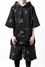 画像をギャラリービューアに読み込む, A.F ARTEFACT PYRA PATTERN PRINT SWEAT HOODIE SHORT SLEEVE (BLACK)