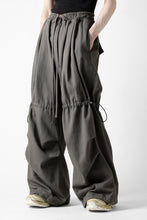 画像をギャラリービューアに読み込む, A.F ARTEFACT STRING-SQUEEZING WIDE PANTS / COTTON LINEN TWILL (KHAKI)