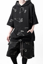 画像をギャラリービューアに読み込む, A.F ARTEFACT PYRA PATTERN PRINT SWEAT HOODIE SHORT SLEEVE (BLACK)