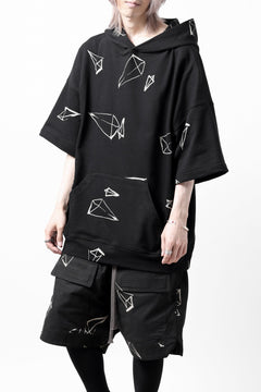 画像をギャラリービューアに読み込む, A.F ARTEFACT PYRA PATTERN PRINT SWEAT HOODIE SHORT SLEEVE (BLACK)