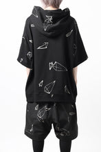 画像をギャラリービューアに読み込む, A.F ARTEFACT PYRA PATTERN PRINT SWEAT HOODIE SHORT SLEEVE (BLACK)