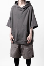 画像をギャラリービューアに読み込む, A.F ARTEFACT PYRA PATTERN PRINT SWEAT HOODIE SHORT SLEEVE (GREY)