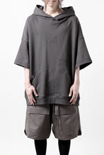 画像をギャラリービューアに読み込む, A.F ARTEFACT PYRA PATTERN PRINT SWEAT HOODIE SHORT SLEEVE (GREY)