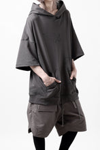画像をギャラリービューアに読み込む, A.F ARTEFACT PYRA PATTERN PRINT SWEAT HOODIE SHORT SLEEVE (GREY)