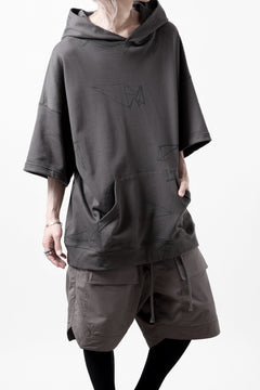 画像をギャラリービューアに読み込む, A.F ARTEFACT PYRA PATTERN PRINT SWEAT HOODIE SHORT SLEEVE (GREY)