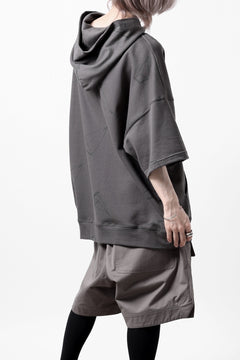 画像をギャラリービューアに読み込む, A.F ARTEFACT PYRA PATTERN PRINT SWEAT HOODIE SHORT SLEEVE (GREY)