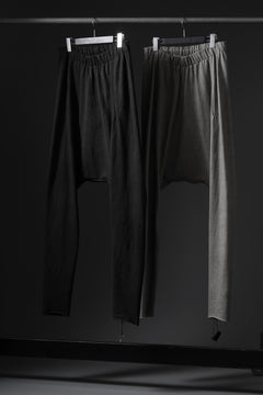Load image into Gallery viewer, m.a+ elastic waist low crotch 2 pocket pants / P571/MJP1 (CARBON)
