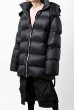 画像をギャラリービューアに読み込む, A.F ARTEFACT exclusive DUVET VERTICAL DOWN JACKET (BLACK)