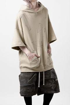 画像をギャラリービューアに読み込む, A.F ARTEFACT PYRA PATTERN PRINT SWEAT HOODIE SHORT SLEEVE (BEIGE)