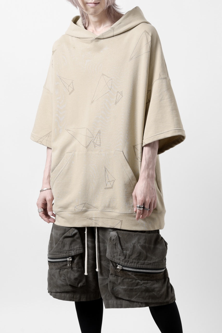 画像をギャラリービューアに読み込む, A.F ARTEFACT PYRA PATTERN PRINT SWEAT HOODIE SHORT SLEEVE (BEIGE)
