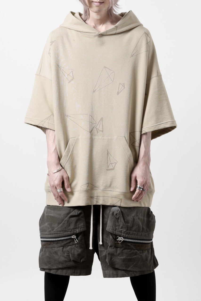 画像をギャラリービューアに読み込む, A.F ARTEFACT PYRA PATTERN PRINT SWEAT HOODIE SHORT SLEEVE (BEIGE)
