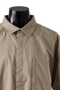 画像をギャラリービューアに読み込む, entire studios ZIP POCKET SHORT SLEEVE SHIRT (CAMEL)