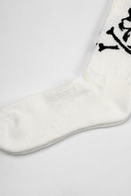画像をギャラリービューアに読み込む, mastermind JAPAN REGULAR SOCKS / SKULL LOGO (WHITE)