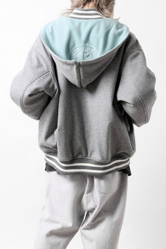 画像をギャラリービューアに読み込む, FACETASM HOODED STADIUM JACKET (GRAY)
