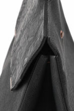 Load image into Gallery viewer, ierib exclusive Bark Bag Prot 40 / Wild Boar + Waxed Horse Butt Leather (BLACK)
