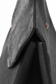 Load image into Gallery viewer, ierib exclusive Bark Bag Prot 40 / Wild Boar + Waxed Horse Butt Leather (BLACK)