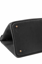 Load image into Gallery viewer, ierib exclusive Bark Bag Prot 40 / Wild Boar + Waxed Horse Butt Leather (BLACK)